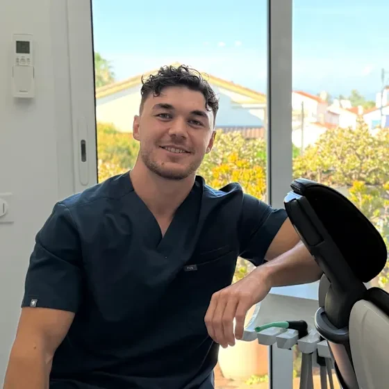 Nouvel Orthodontiste à Cannes la Bocca : le Dr Deni Rechidov Rejoint le Centre Louis Négrin